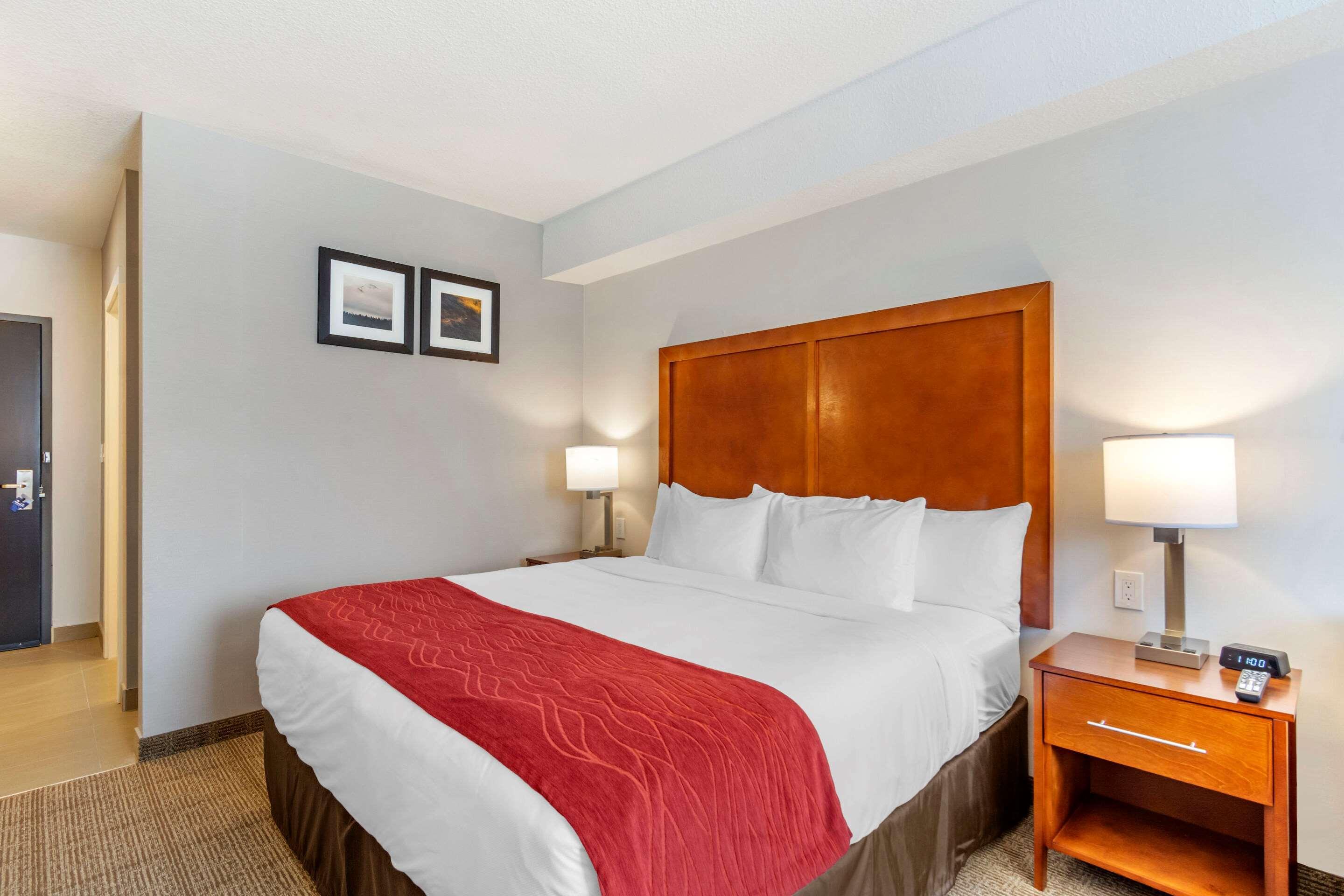 Comfort Inn & Suites Valemount Exterior photo