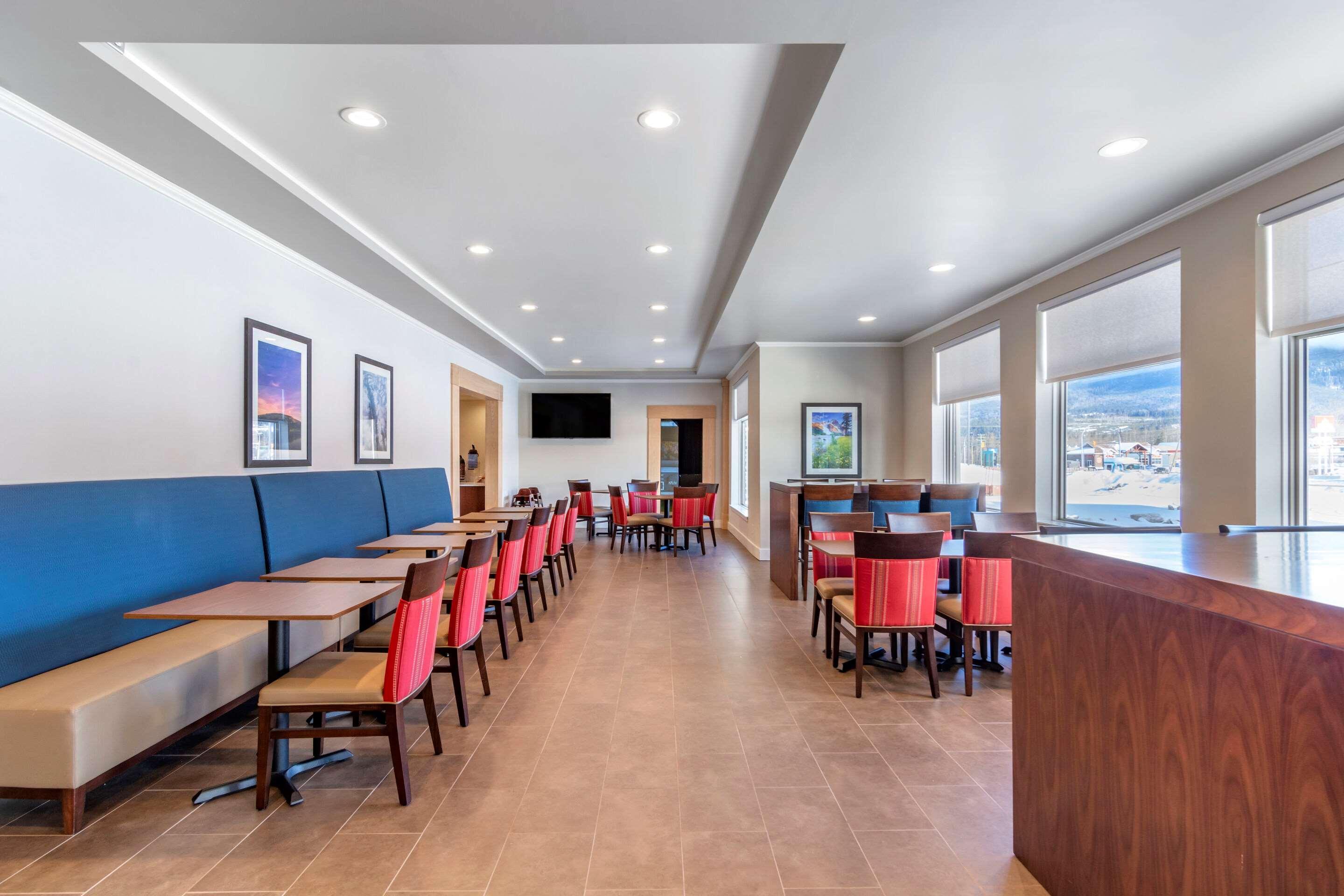 Comfort Inn & Suites Valemount Exterior photo