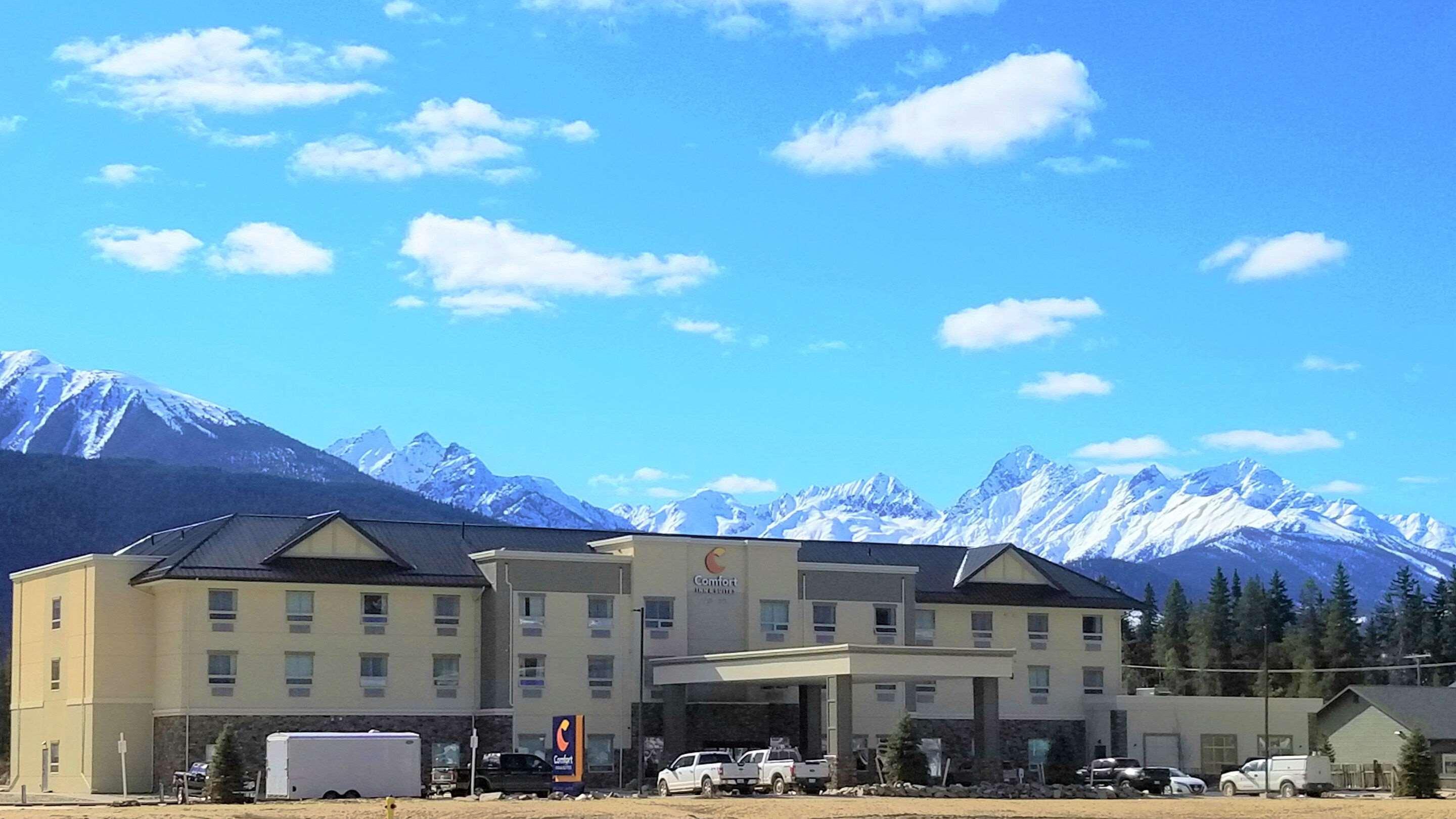 Comfort Inn & Suites Valemount Exterior photo